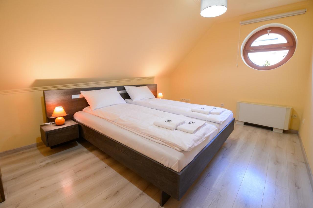 HR Apartmanház Eger Exterior foto